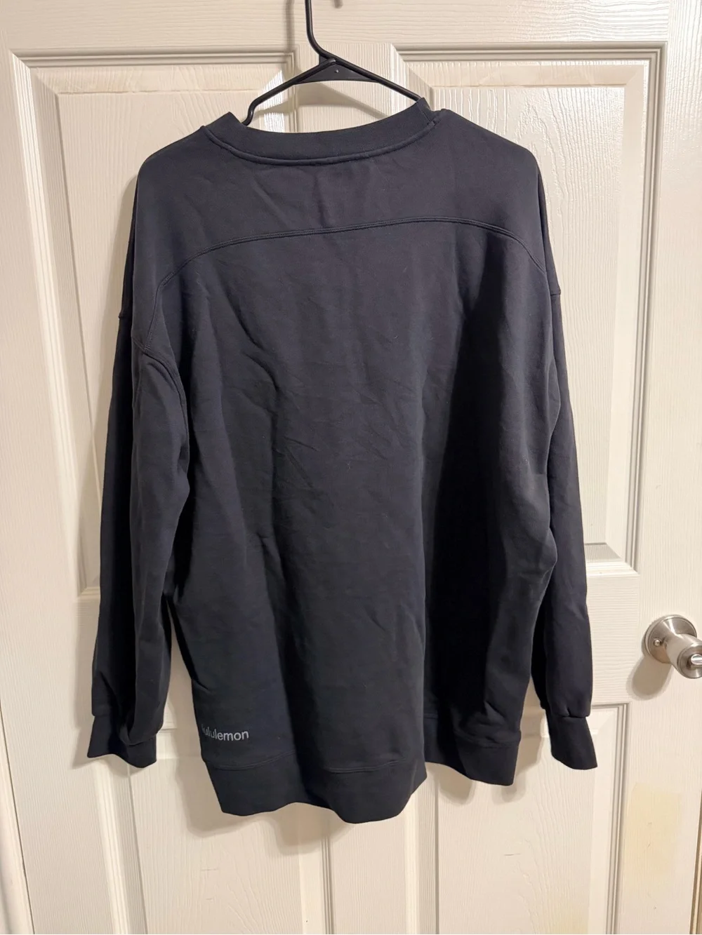 Lululemon Women’s Black Crewneck Sweatshirt
